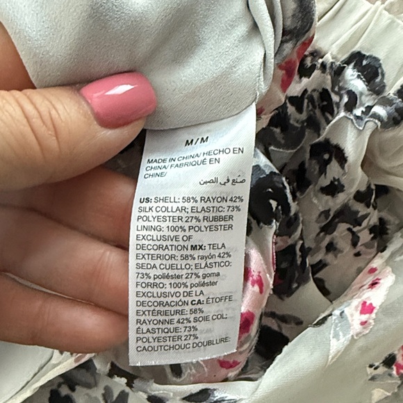 White House Blac Market Floral Off-Shoulder Women's Top - Picture 8 of 8